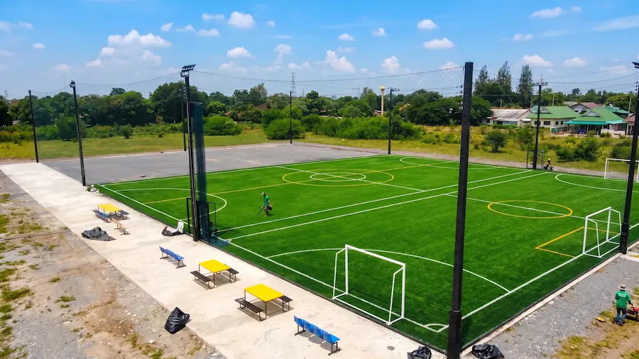ผลงานติดตั้งหญ้าเทียม สนามฟุตบอล 7 Soccer Club ลพบุรี ลพบุรี รุ่น GT-SW5038 พื้นที่ 2,200 ตร.ม.