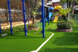 หญ้าเทียมเก่าก็ยังดูดี